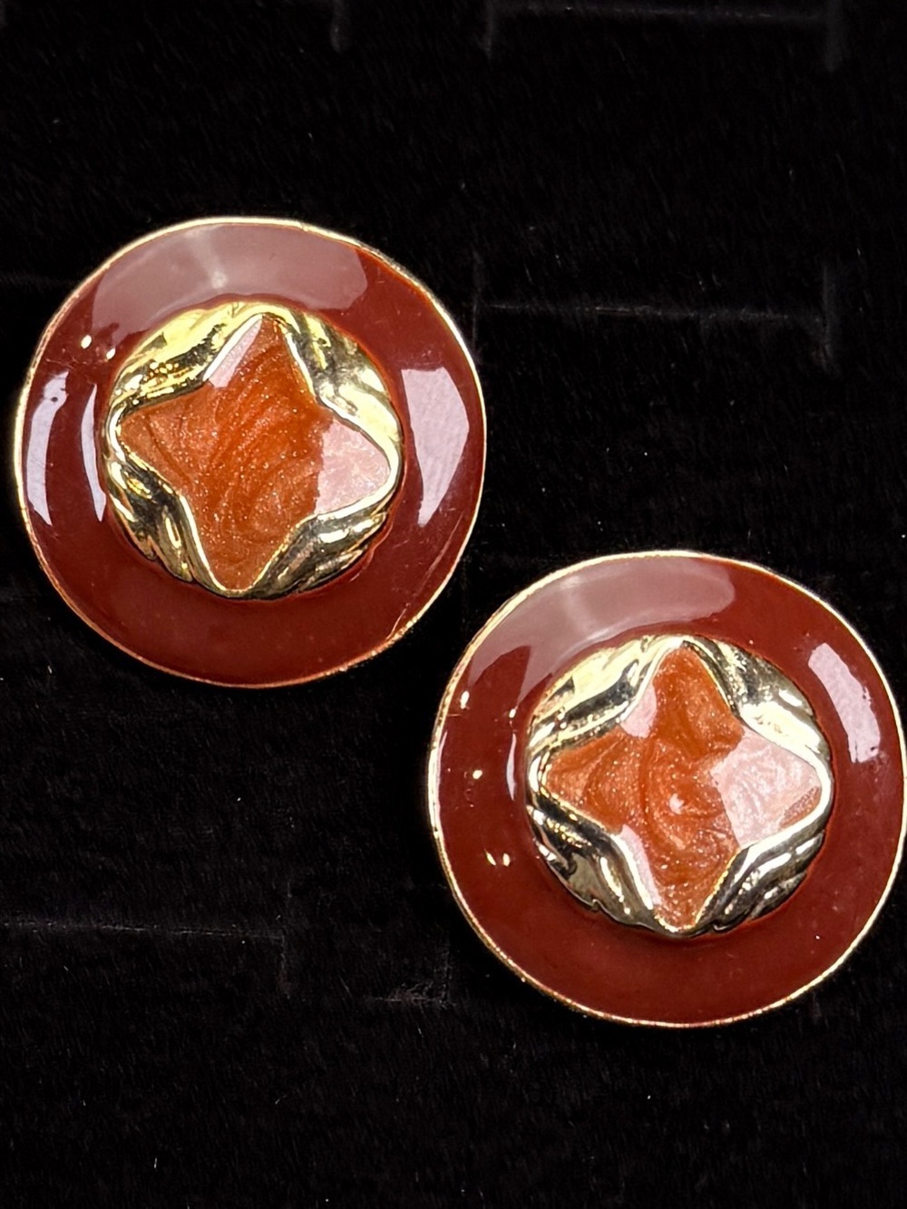 Vintage goldtone Brown enamel weighted Round clip on Earrings